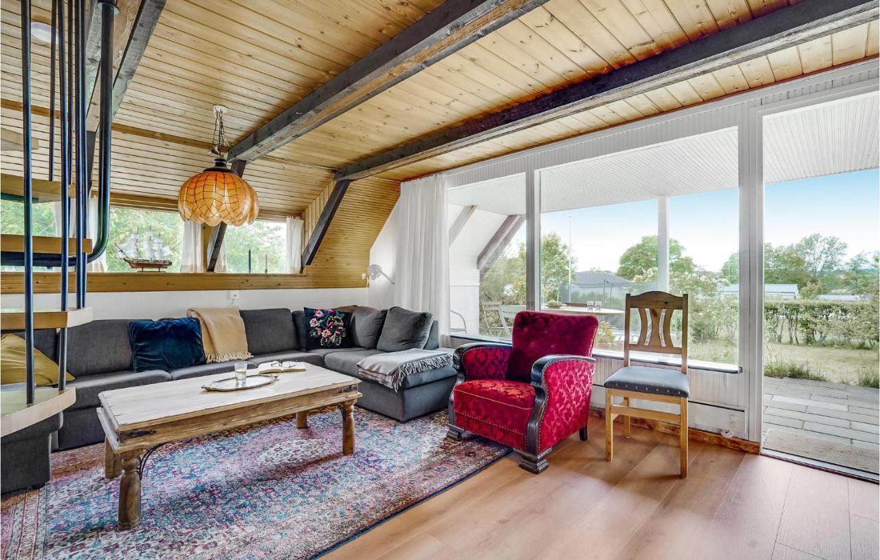 Amazing Home In Logstrup With Kitchen 外观 照片
